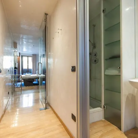 Youhosty - Duomo Apartment Milan